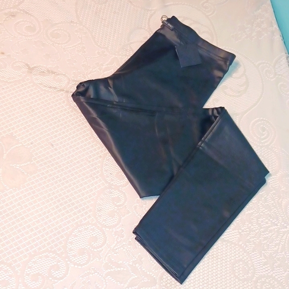 NEW! C'est Moi 'pleather' like pants 4990 - Picture 1 of 6